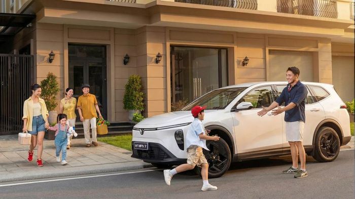 VF MPV 7 có giá niêm yết 750 triệu đồng