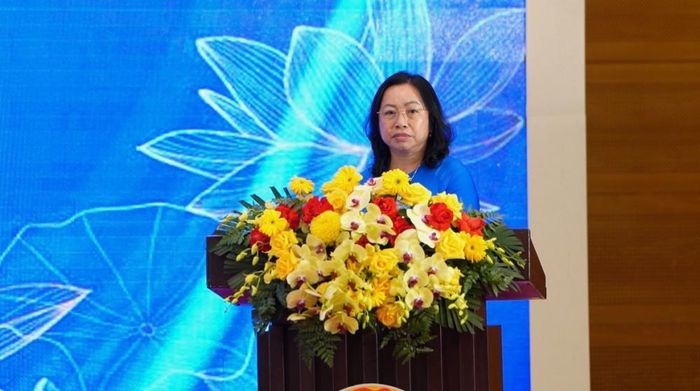 Bà Thái Thu Xương - Phó Chủ tịch Tổng Liên đoàn Lao động Việt Nam, đánh giá Công đoàn Công Thương Việt Nam đã triển khai Nghị quyết 6b, công tác chăm lo gia đình và hỗ trợ con công nhân lao động với nhiều kết quả tích cực, toàn diện