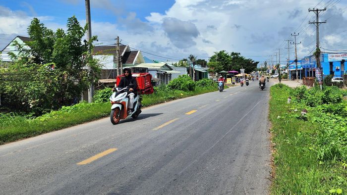 Tuyến đường Nam Sông Hậu đoạn qua địa phận phường Vĩnh Trạch (tỉnh Cà Mau).