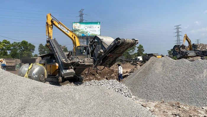 Thành phố đã quy hoạch 8 vị trí xử lý chất thải rắn xây dựng và đang tiếp tục quy hoạch thêm 2 vị trí. Ảnh: Tiến Hào.