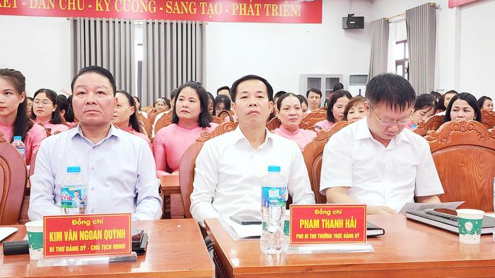 Lãnh đạo xã Bình Tuyền và các đại biểu tại hội nghị.