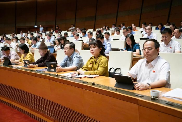 Các đại biểu tham dự phiên họp. Ảnh: Quochoi.vn