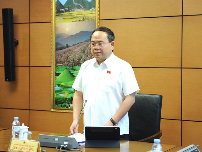 Bí thư Tỉnh ủy, Trưởng Đoàn ĐBQH tỉnh Quảng Ninh Quản Minh Cường phát biểu thảo luận về dự án đường Vành đai 5 - Vùng Thủ đô. Ảnh: Q.Ninh