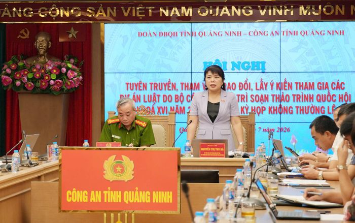 Đoàn ĐBQH tỉnh Quảng Ninh và Công an tỉnh phối hợp tổ chức hội nghị lấy ý kiến các dự án luật do Bộ Công an chủ trì soạn thảo trình tại Kỳ họp không thường lệ thứ Nhất. Ảnh: Q.M.G