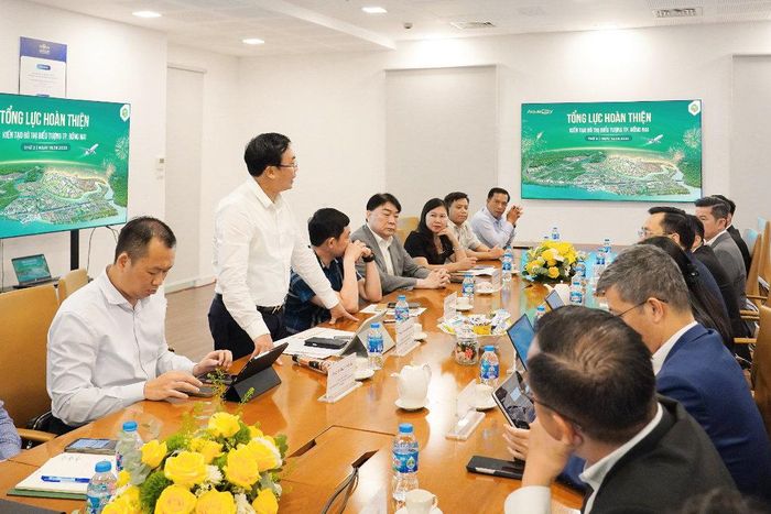 Các đối tác tài chính, ngân hàng, nhà thầu và đại diện Tập đoàn Novaland trong buổi gặp mặt tại sự kiện “Aqua City tổng lực hoàn thiện – Kiến tạo đô thị biểu tượng”