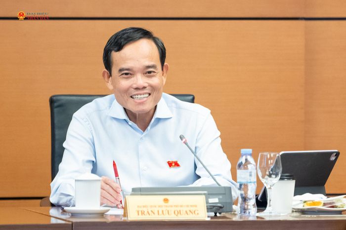 Bí thư Thành ủy, Trưởng Đoàn ĐBQH TP. Hồ Chí Minh Trần Lưu Quang điều hành phiên thảo luận