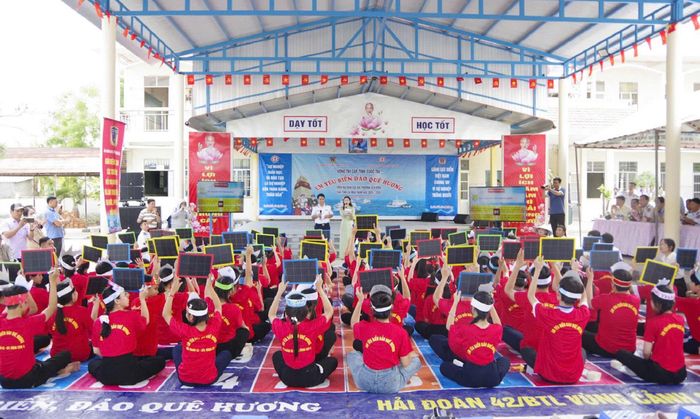 Quang cảnh Cuộc thi “Em yêu biển, đảo quê hương” năm học 2025 - 2026 tổ chức tại trường THCS Vĩnh Hậu (xã Vĩnh Hậu, tỉnh Cà Mau)