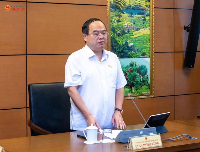 Bí thư Tỉnh ủy, Trưởng Đoàn ĐBQH tỉnh Quảng Ninh Quản Minh Cường phát biểu. Ảnh: Mạnh Hưng