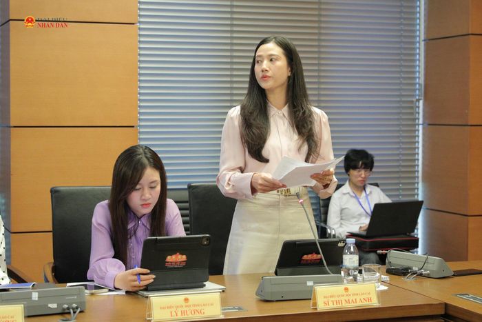 ĐBQH Sí Thị Mai Anh (Lào Cai) phát biểu