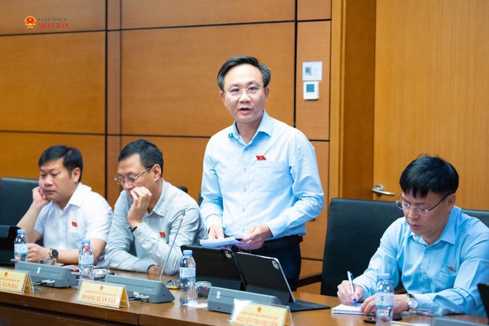 ĐBQH Hoàng Xuân Tân (Quảng Trị) phát biểu
