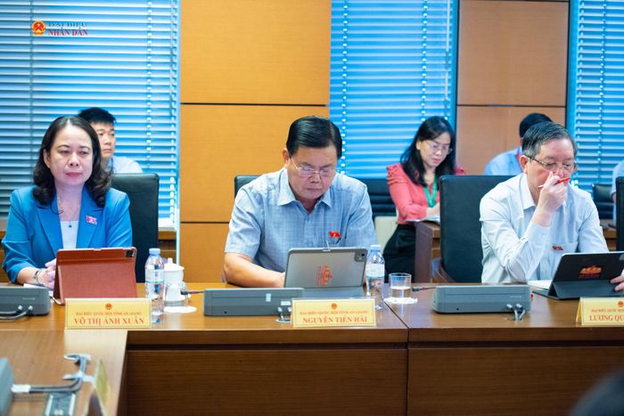 Đoàn ĐBQH tỉnh An Giang tham dự phiên thảo luận tại Tổ 13