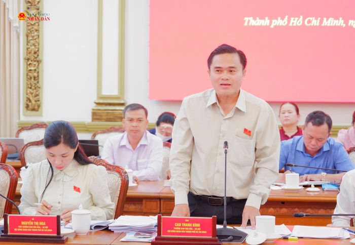 Trưởng ban Văn hoá - Xã hội HĐND TP. Hồ Chí Minh Cao Thanh Bình phát biểu. Ảnh: Hoa Lê