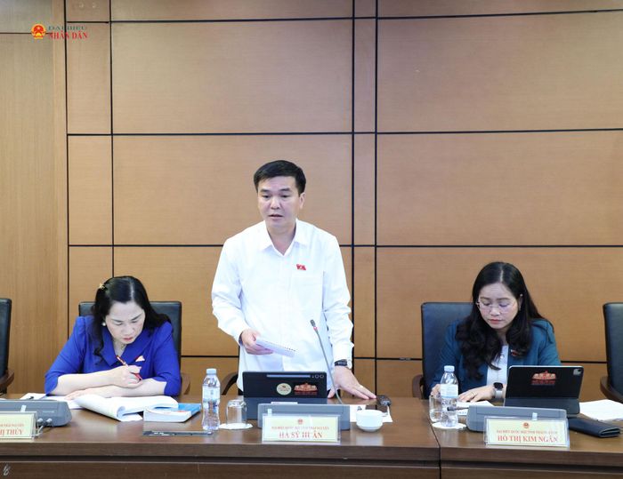 ĐBQH Hà Sỹ Huân (Thái Nguyên) phát biểu