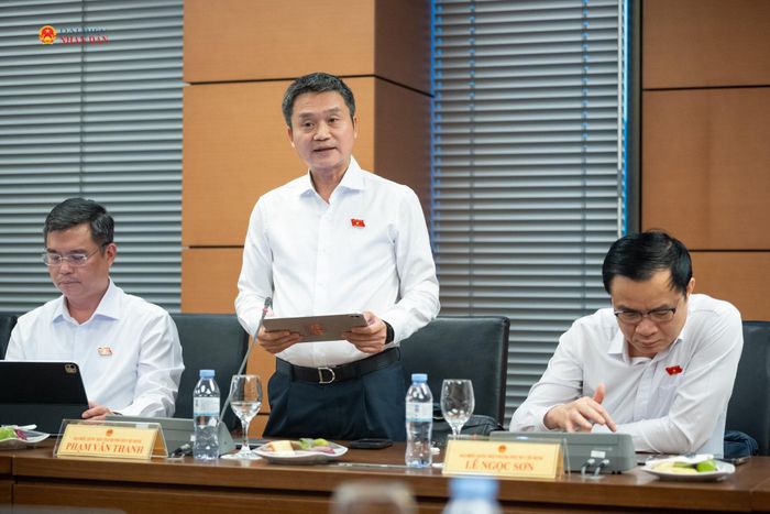 ĐBQH Phạm Văn Thanh (TP. Hồ Chí Minh) phát biểu