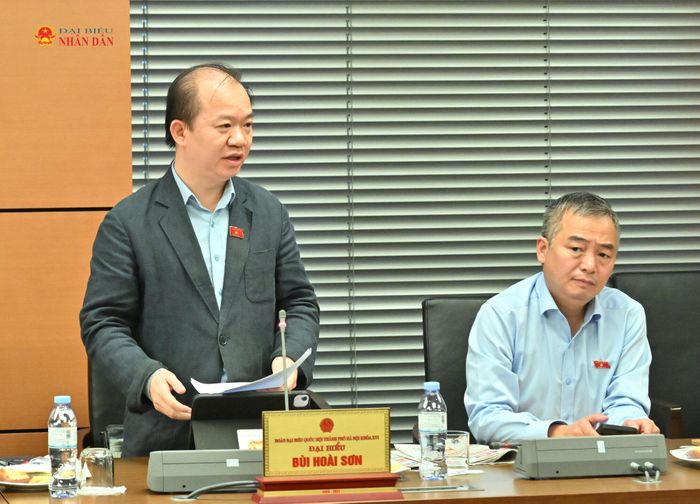 ĐBQH Bùi Hoài Sơn (Hà Nội) phát biểu thảo luận tại Tổ 1. Ảnh: Quang Khánh