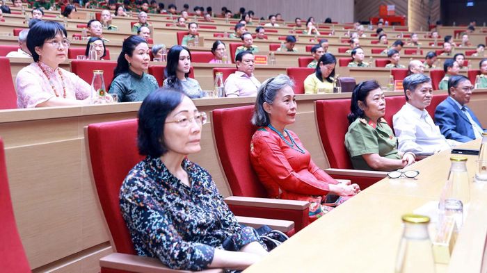 Các đại biểu dự buổi Lễ.
