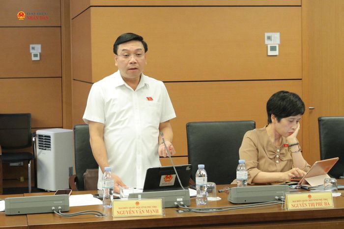 ĐBQH Nguyễn Văn Mạnh (Phú Thọ) phát biểu thảo luận tại Tổ 15