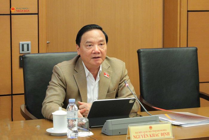 Phó Chủ tịch Quốc hội Nguyễn Khắc Định (Khánh Hòa) phát biểu thảo luận tại Tổ 4