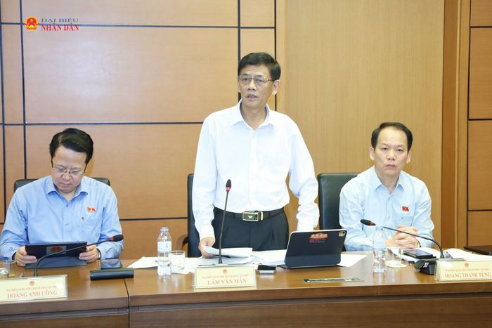 ĐBQH Lâm Văn Mẫn (TP. Cần Thơ) phát biểu thảo luận tại Tổ 9