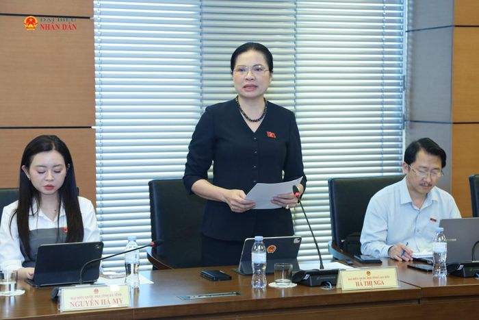 ĐBQH Hà Thị Nga (Lai Châu) phát biểu thảo luận tại Tổ 9