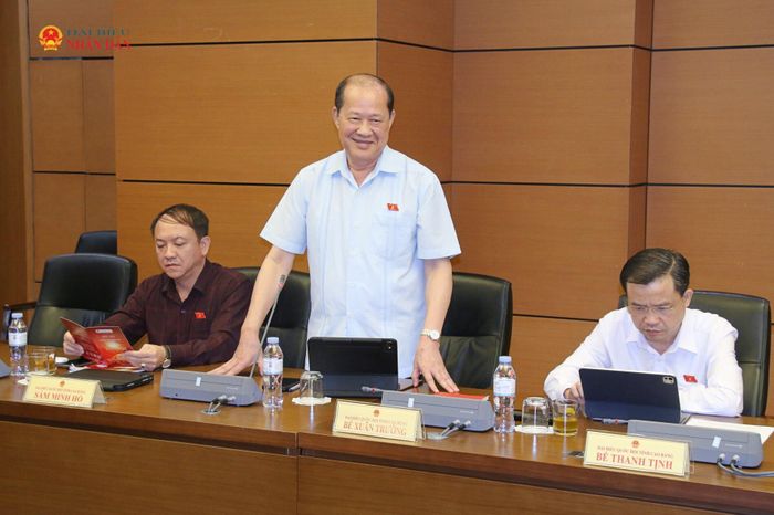 ĐBQH Bế Xuân Trường (Cao Bằng) phát biểu thảo luận tại Tổ 16
