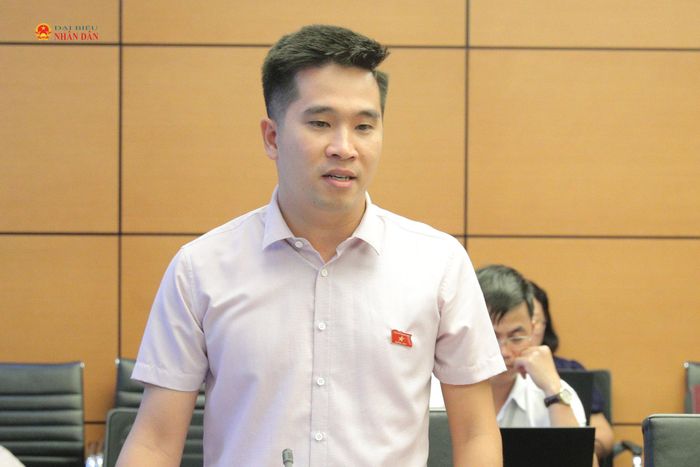 ĐBQH Bùi Thành Nam (Phú Thọ) phát biểu thảo luận tại Tổ 15