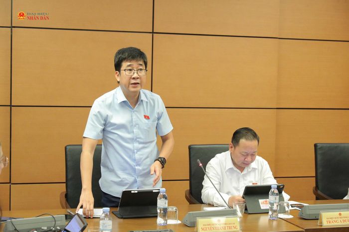 ĐBQH Nguyễn Thành Trung (Lào Cai) phát biểu thảo luận tại Tổ 4