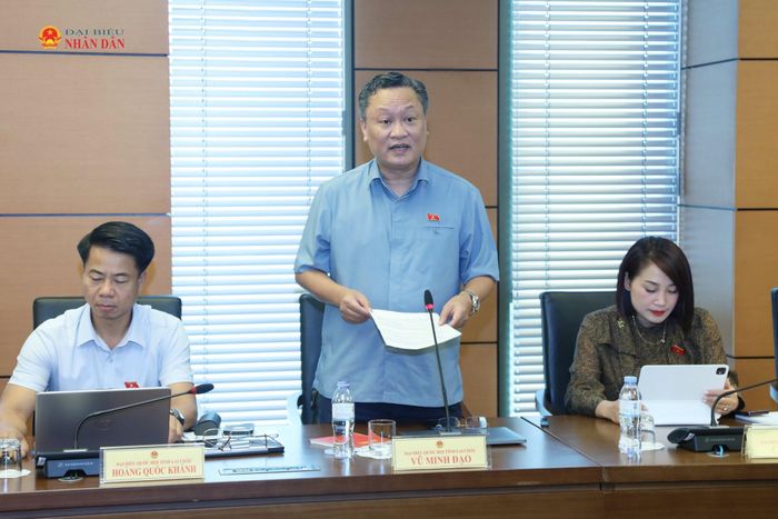 ĐBQH Vũ Minh Đạo (Lai Châu) phát biểu thảo luận tại Tổ 9
