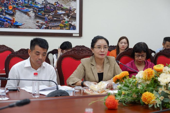Thứ trưởng Bộ Văn hóa, Thể thao và Du lịch Trịnh Thị Thủy phát biểu tại cuộc làm việc