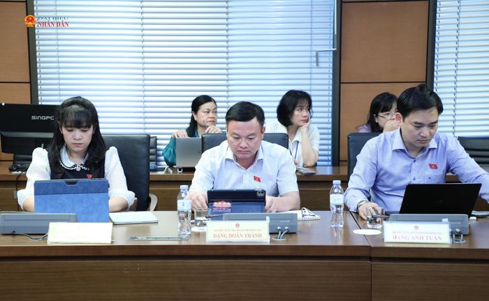 Các ĐBQH TP. Đồng Nai tham gia thảo luận tổ