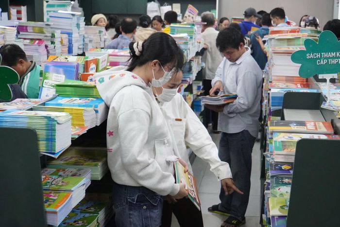 Không chỉ SGK, cửa hàng còn có sách bài tập, sách tham khảo, nâng cao của NXBGD Việt Nam, đảm bảo giúp con học tốt trong năm học 2026 - 2027.