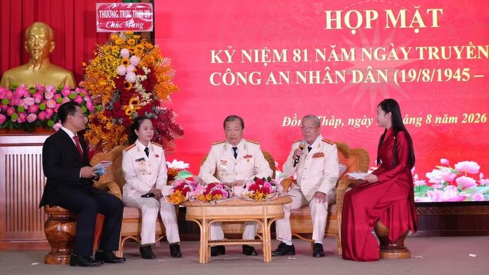 Tọa đàm tuổi trẻ với lãnh đạo Công an tỉnh Đồng Tháp qua các thời kỳ.