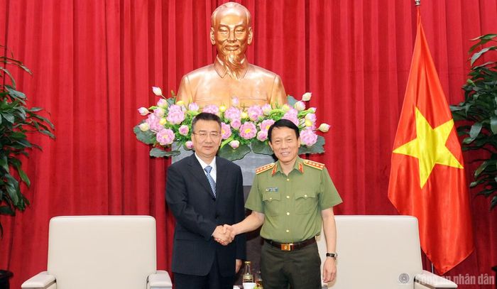 Bộ trưởng Lương Tam Quang và Thứ trưởng Bộ Công an Trung Quốc Lã Vũ Khâm.