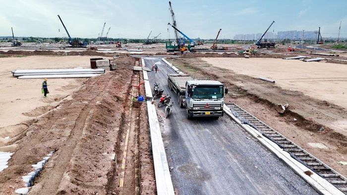 Aqua City đang bước vào giai đoạn thi công cao điểm với hơn 4.000 kỹ sư, công nhân cùng hàng trăm nhà thầu, đơn vị tư vấn và đối tác tham gia triển khai.