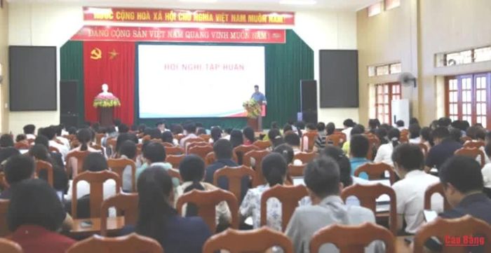 Các đại biểu tham dự hội nghị tập huấn.