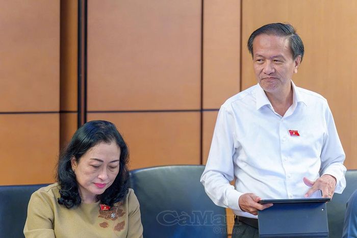 ĐBQH Đinh Ngọc Minh đề nghị đổi mới cách lập danh mục đầu tư công, rút ngắn thời gian và tăng tính linh hoạt trong bố trí vốn.