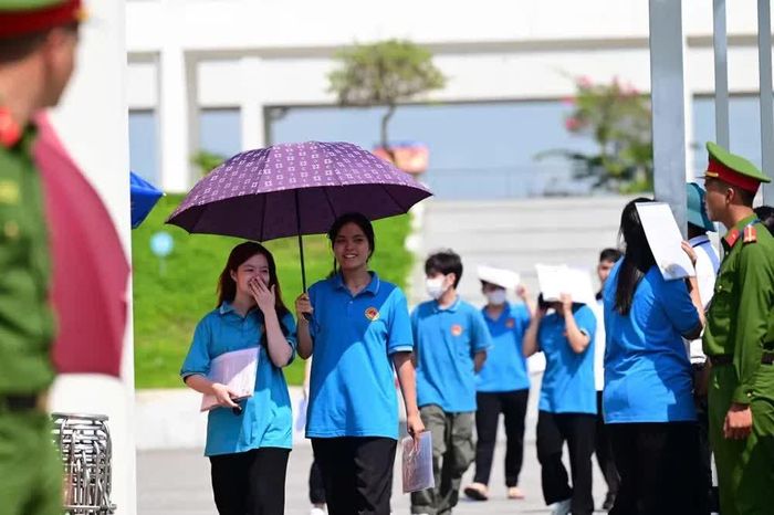 Trước đó, dư luận phát hiện dải điểm thi môn Toán có nhiều điểm 10 bất thường tại Tuyên Quang. Ảnh minh hoạ