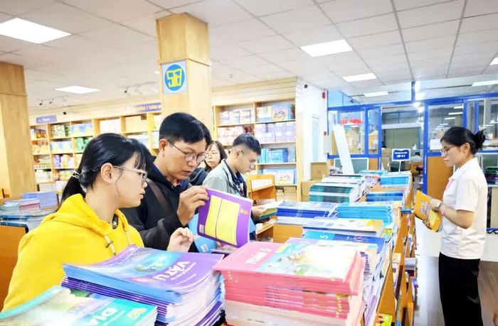 Việc xây dựng hệ thống sách cho mượn tạo điều kiện để nhiều học sinh có nhu cầu được tiếp cận sách mà không phải mua mới.