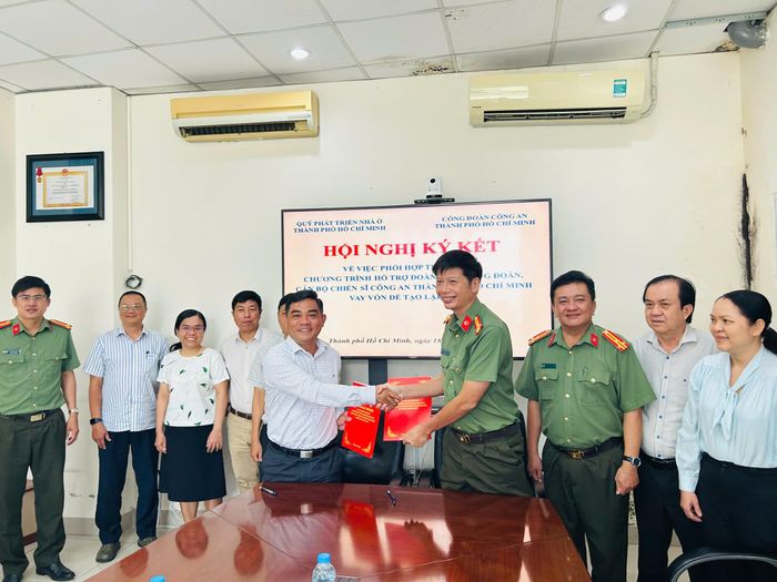 Hai bên đơn vị ký kết phối hợp triển khai chương trình hỗ trợ Đoàn viên Công đoàn, CBCS CATP vay vốn để tạo lập nhà ở