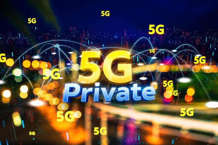 Minh họa mạng 5G riêng kết nối thành phố thông minh trong bối cảnh thị trường 5G Private phát triển. Ảnh có sử dụng AI