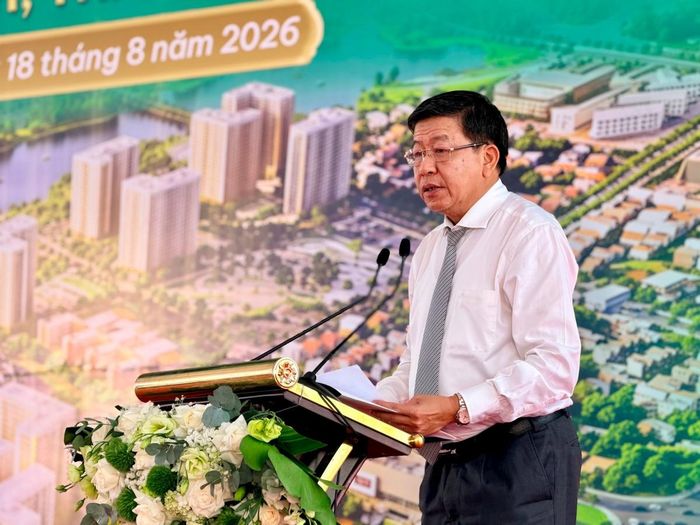 Phó Chủ tịch Thường trực UBND thành phố Hà Nội Dương Đức Tuấn phát biểu tại lễ khởi công. Ảnh: Thanh Hà