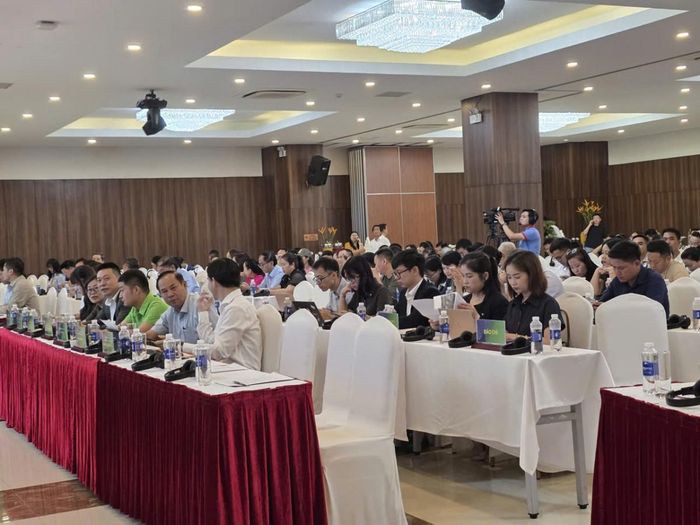 Đại biểu các cơ quan quản lý, doanh nghiệp và đối tác Việt Nam – Trung Quốc tham dự chương trình.