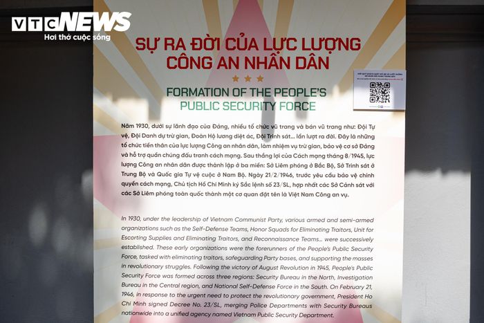 Theo nội dung trưng bày, năm 1930, dưới sự lãnh đạo của Đảng, nhiều tổ chức vũ trang và bán vũ trang lần lượt được thành lập như Đội Tự vệ, Đội Danh dự trừ gian, Đoàn Hộ lương diệt ác, Đội Trinh sát... Đây là những tổ chức đặt nền móng cho sự ra đời của lực lượng Công an Nhân dân sau này.