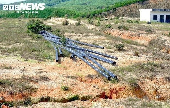 Dự án rác Hương Bình sau nhiều năm thi công đến nay vẫn ngổn ngang.