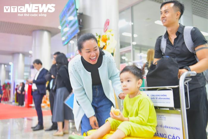 Việc sân bay Liên Khương hoạt động trở lại giúp khôi phục cửa ngõ giao thông quan trọng của Lâm Đồng và khu vực Tây nguyên. Đặc biệt, trong những tháng cuối năm, địa phương này sẽ tổ chức nhiều sự kiện lớn như: Festival Hoa Đà Lạt - Lâm Đồng lần thứ XI, lễ hội văn hóa Thổ cẩm Việt Nam lần thứ III và Festival Âm nhạc quốc tế Lang Biang 2026…