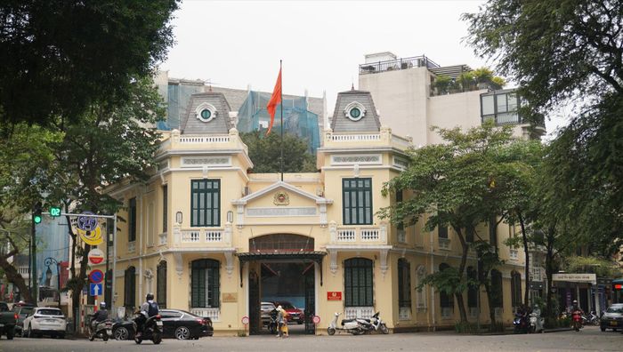 Sở Cảnh sát Trung ương thời Pháp thuộc ngày nay là trụ sở của Công an thành phố Hà Nội cơ sở Hoàn Kiếm. Ảnh: S.T