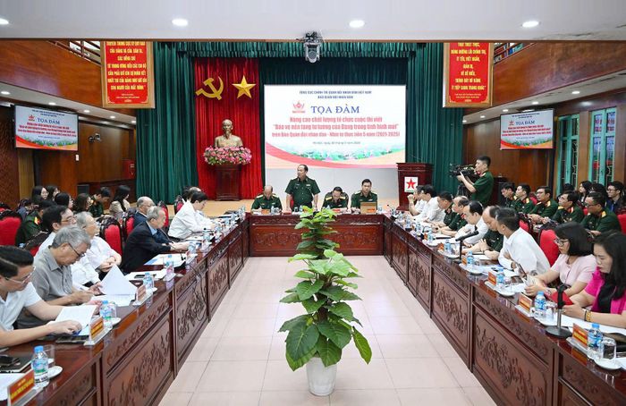 Quang cảnh tọa đàm nâng cao chất lượng tổ chức Cuộc thi viết “Bảo vệ nền tảng tư tưởng của Đảng trong tình hình mới” do Báo Quân đội nhân dân tổ chức. Ảnh Tuấn Huy