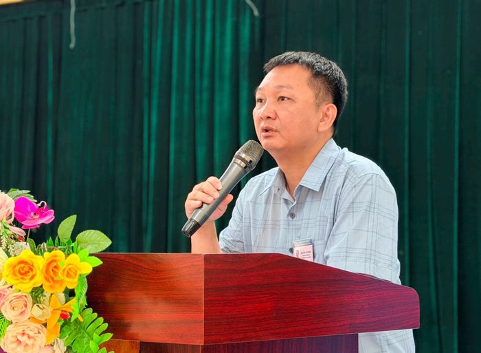 Phó Chủ tịch UBND xã Phúc Thịnh Nguyễn Văn Minh phát biểu tại hội nghị. Ảnh: Thanh Hà