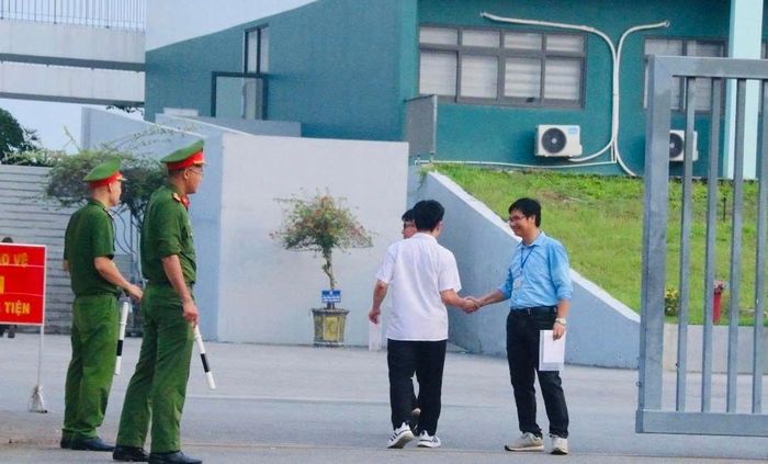 Có 326 thí sinh thi tốt nghiệp THPT lần hai tại điểm thi Trường THPT chuyên Tuyên Quang. Ảnh: TH