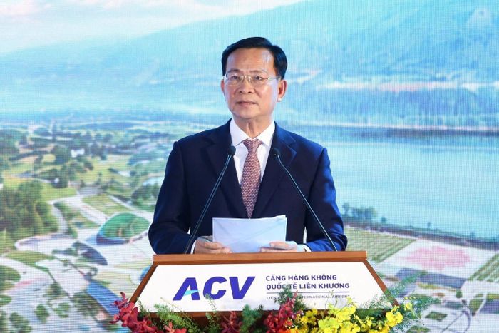 Chủ tịch UBND tỉnh Lâm Đồng Hồ Văn Mười phát biểu tại lễ khánh thành Cảng hàng không quốc tế Liên Khương. Ảnh: PV